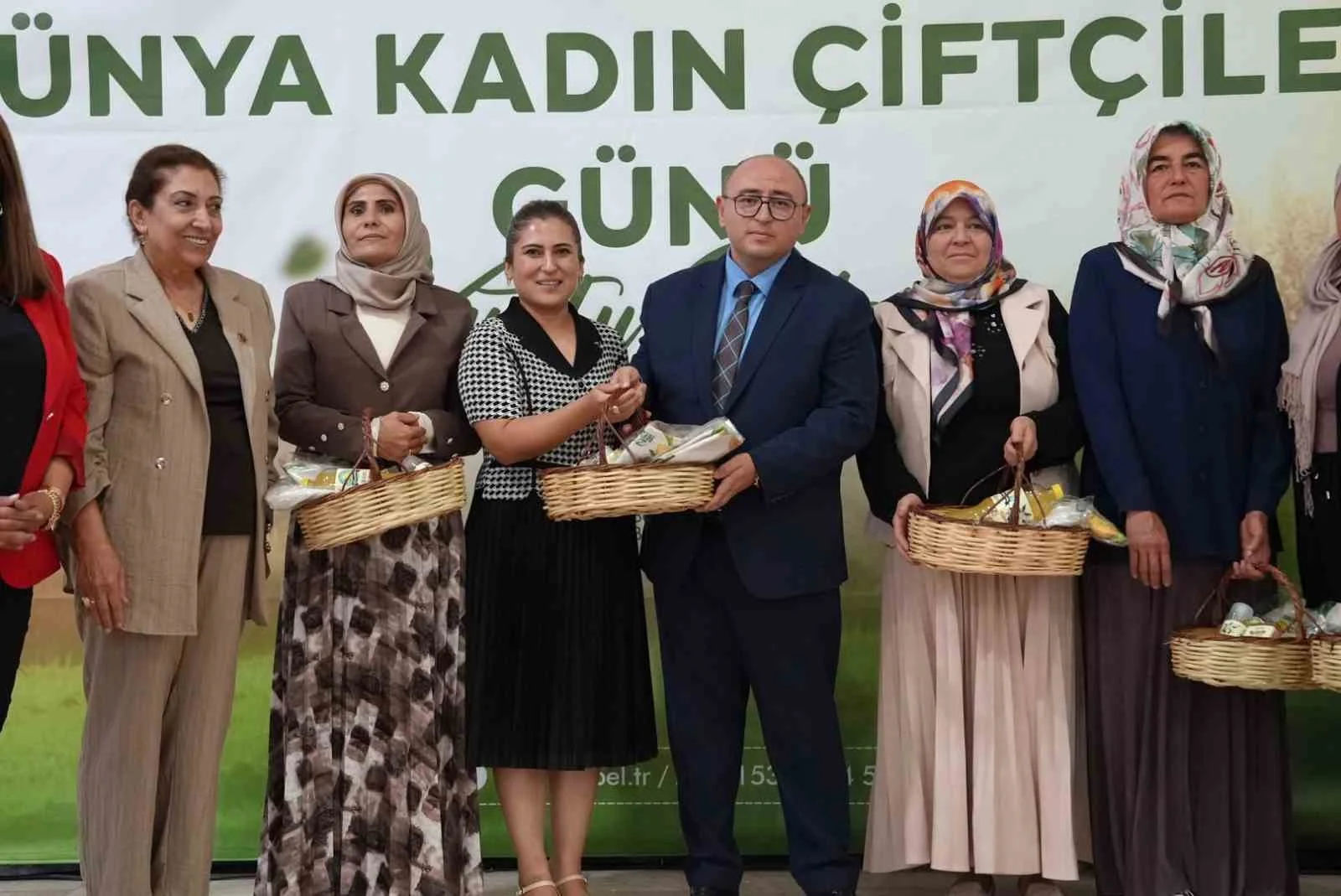 Erdemli ‘de özel programla kadın çiftçiler misafir edildi
