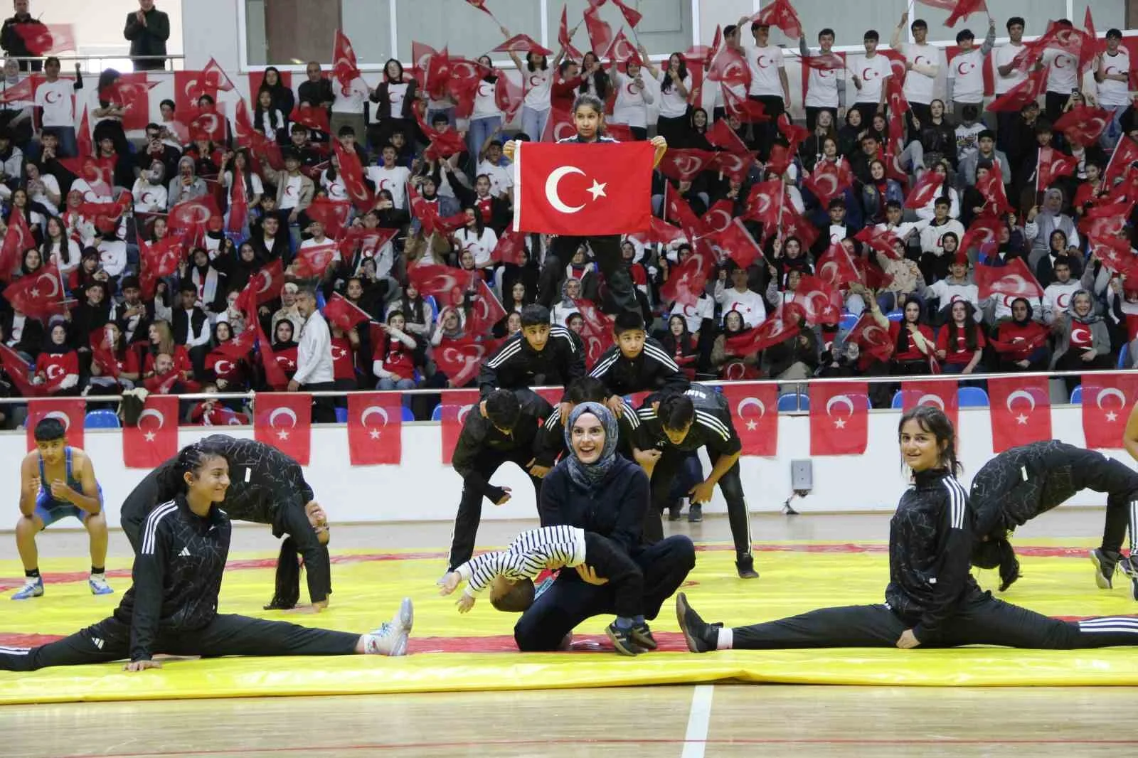 Bingöl’de Cumhuriyet’in 103’üncü yılı coşkuyla kutlandı