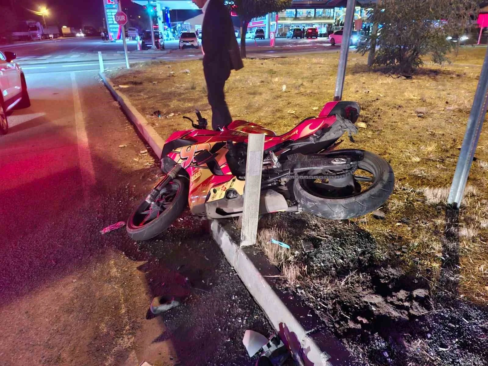 Bingöl’de otomobil ile motosiklet çarpıştı:2 yaralı