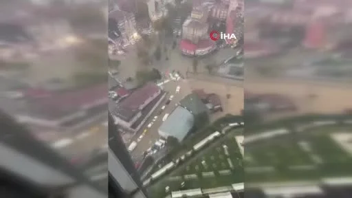 Sarıyer’de onlarca araç suya gömüldü