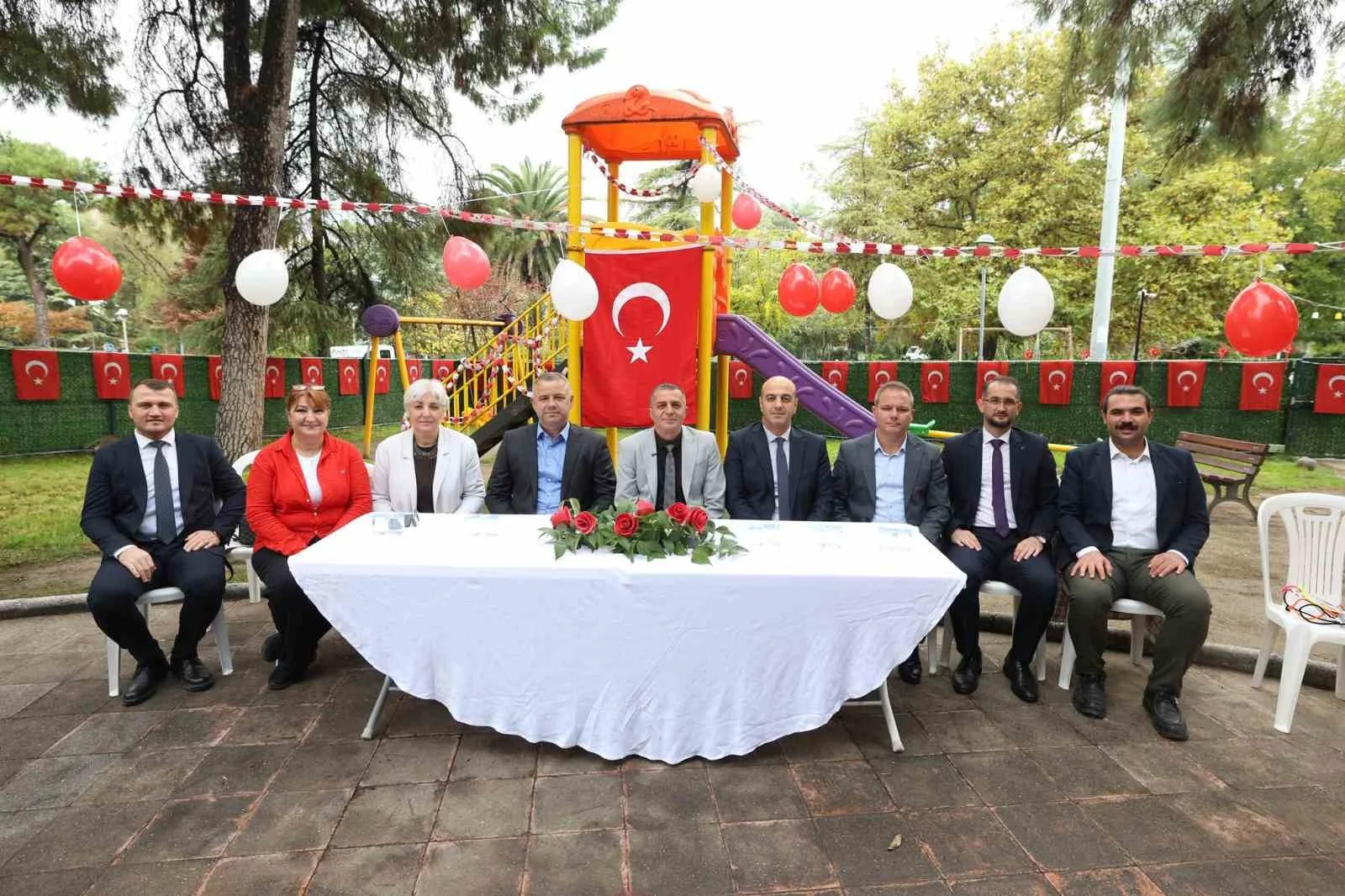 Şehzadeler’de miniklerden cumhuriyet coşkusu