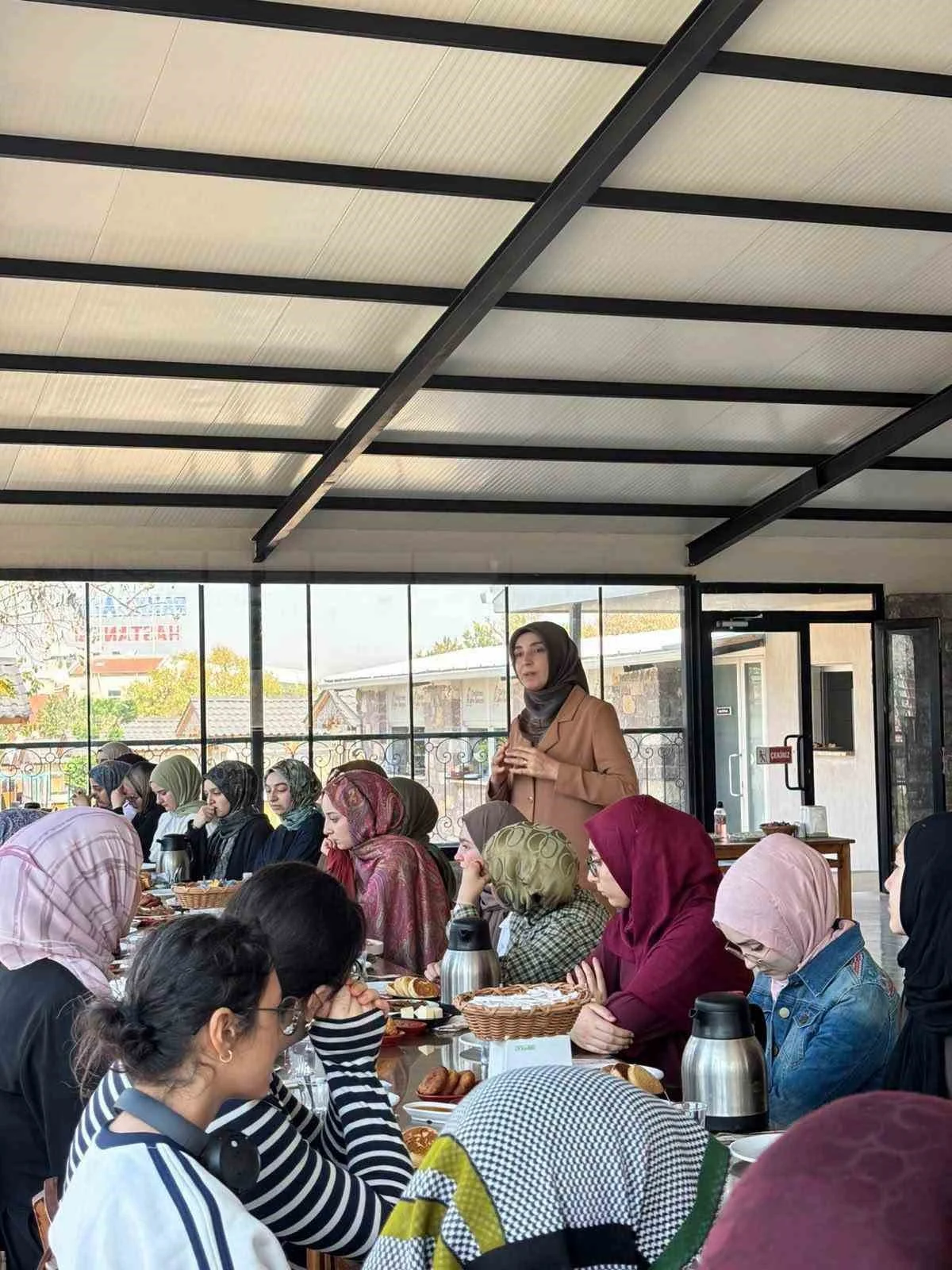 Anatoprak üniversite öğrencileriyle bir araya geldi