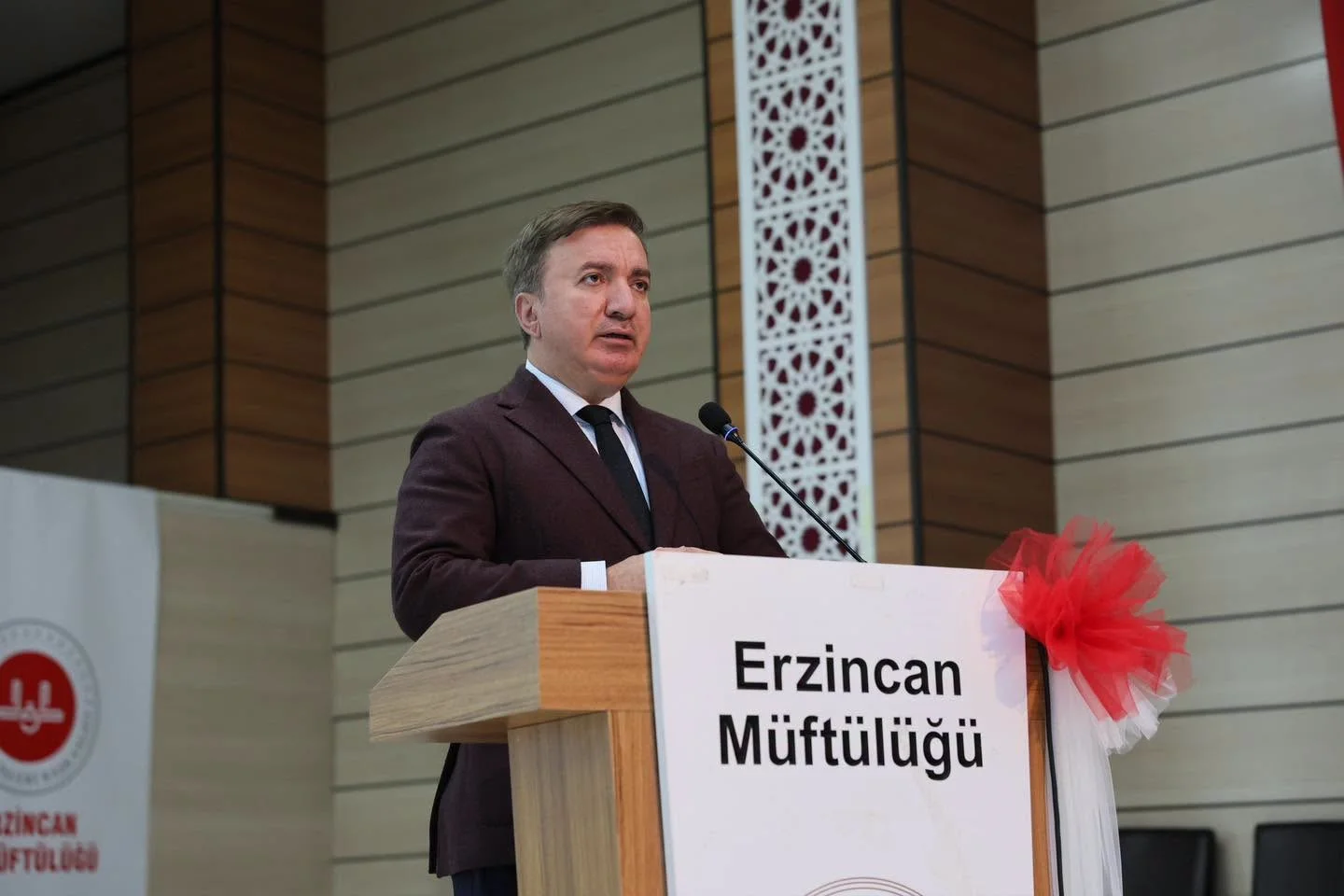 Erzincan Valisi Aydoğdu, din görevlileriyle bir araya geldi