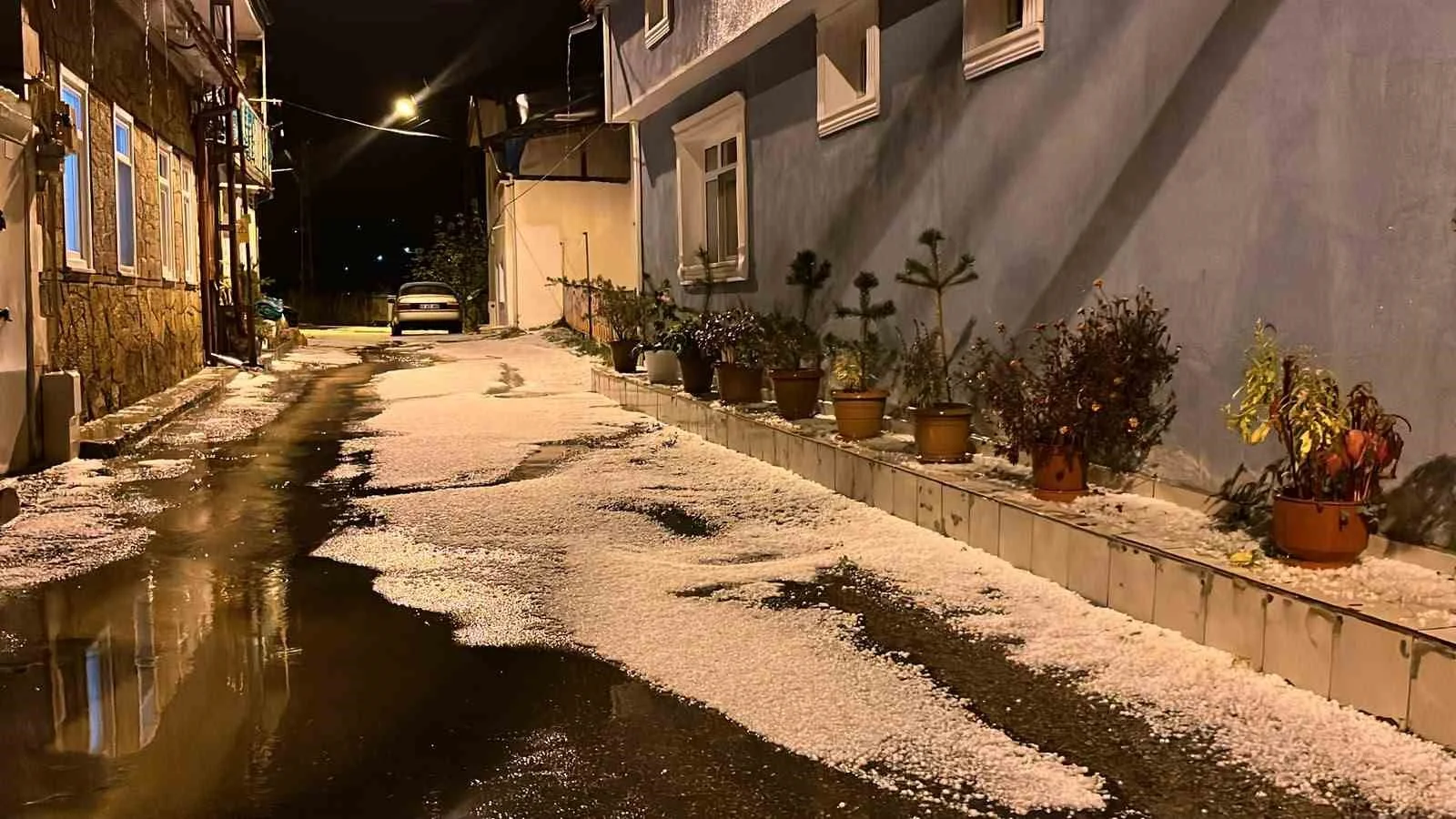 Bayburt’ta fındık büyüklüğünde dolu etkili oldu
