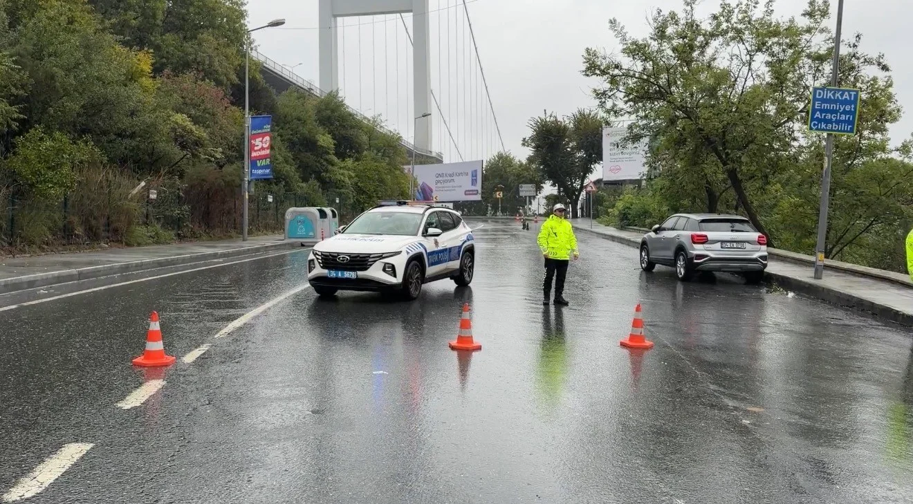 Beşiktaş’ta Naile Sultan Korusu’nun duvarı çöktü