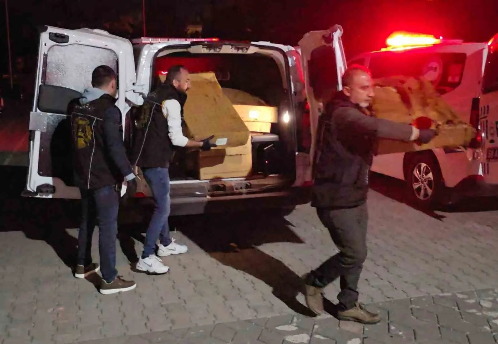 İnşaat ve tır hırsızı operasyonla yakalandı