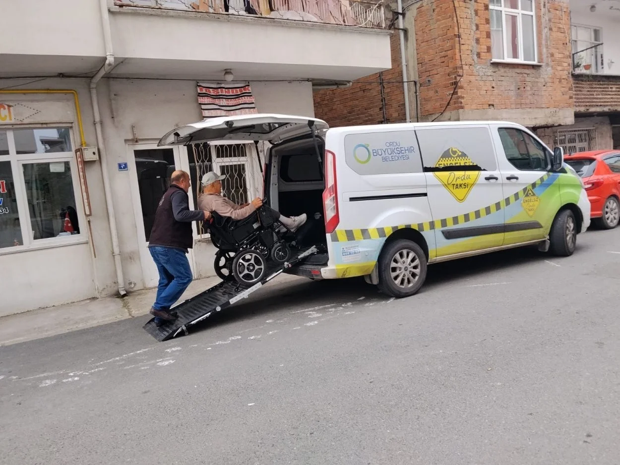Ordu’da ‘engelsiz taksi’ özel bireylerin ulaşımını kolaylaştırıyor