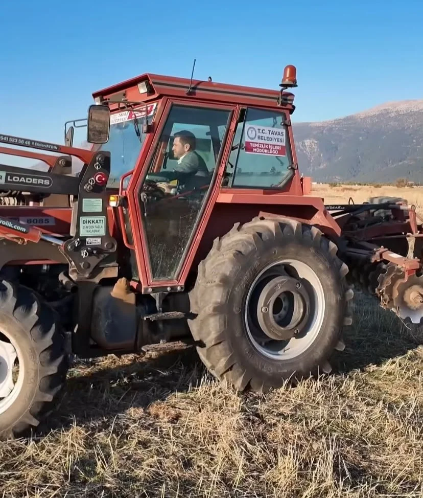 Tavas Belediyesi çiftçiye destek için 480 dekarlık alanda mahsul yetiştirecek