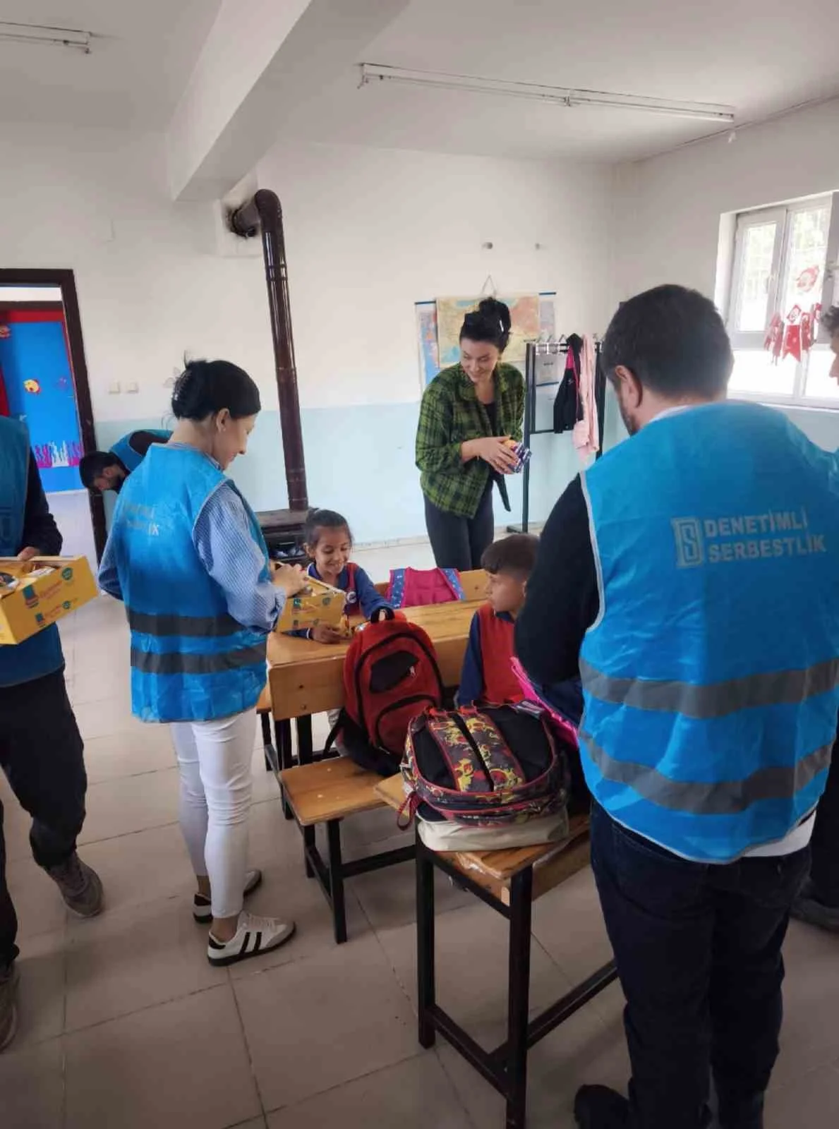 Şırnak Denetimli Serbestlik Müdürlüğünden öğrencilere eğitim desteği