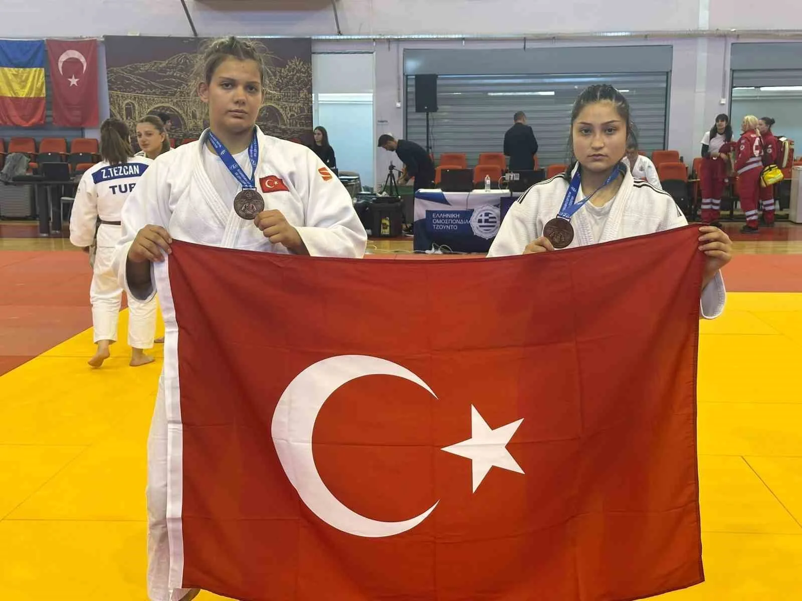 Salihlili sporculardan Yunanistan’da madalya başarısı
