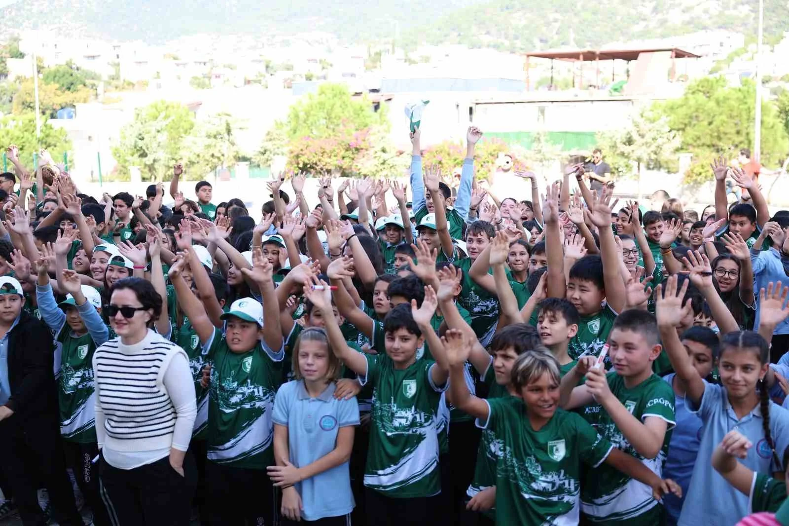 Bodrum FK’dan öğrencilere yeşil beyaz sürpriz