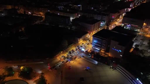 Galatasaray’ın derbi galibiyeti, Erzurum Cumhuriyet Caddesi’nde kutlandı