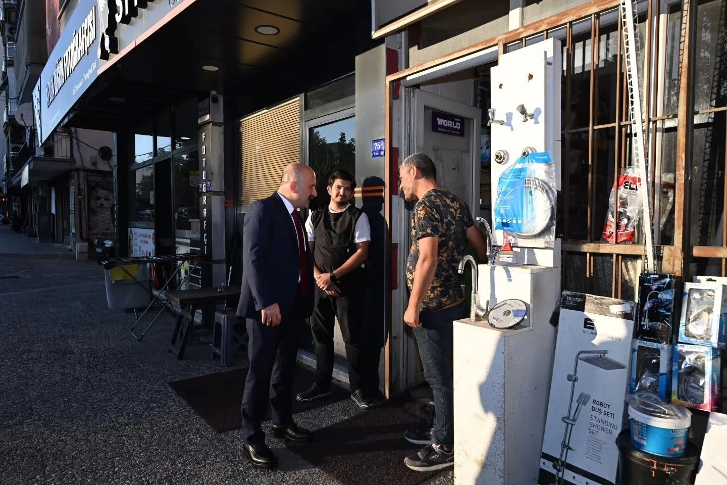 Aydın Valisi Varol, vatandaşları yalnız bırakmıyor