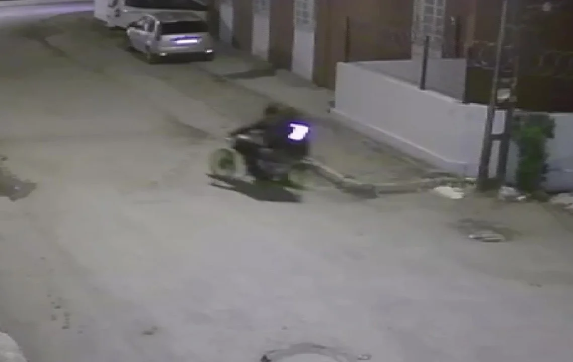 Ağabey otomobille, kardeşi ve akrabası motosikletle silahlı saldırı düzenledi: 3 tutuklama