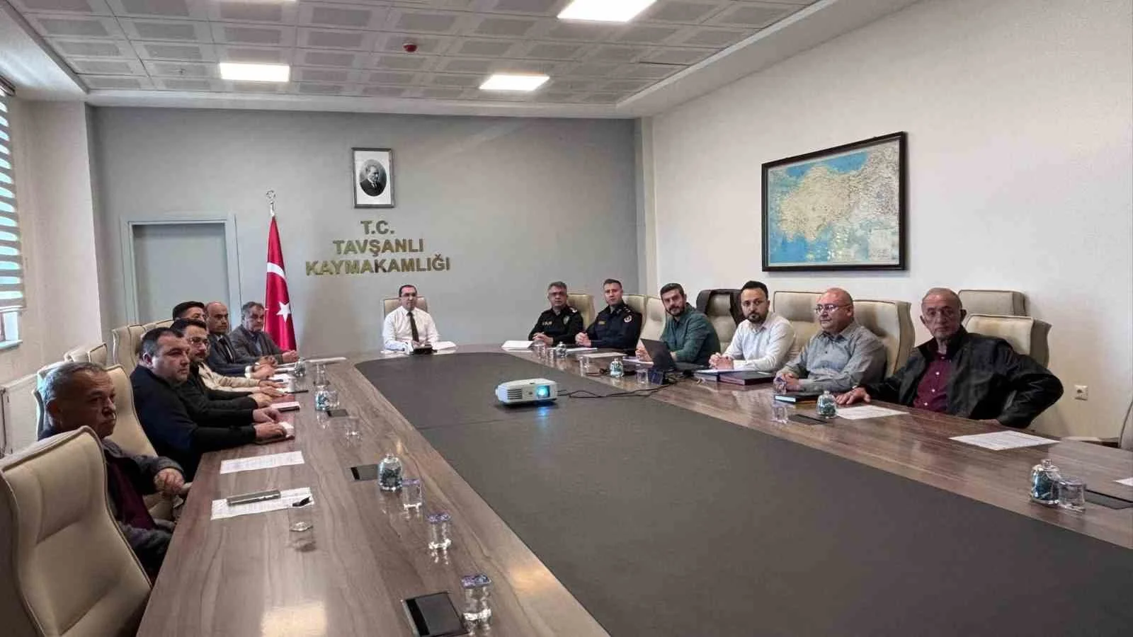 Tavşanlı’da ligler başlarken ilçe spor güvenlik toplantısı gerçekleştirildi