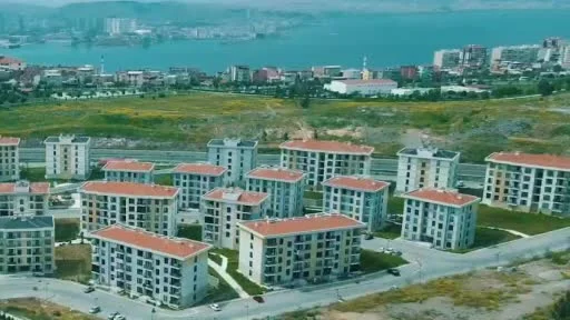 Başkan Saygılı, Bayraklı’da depremzede aileleri ziyaret etti