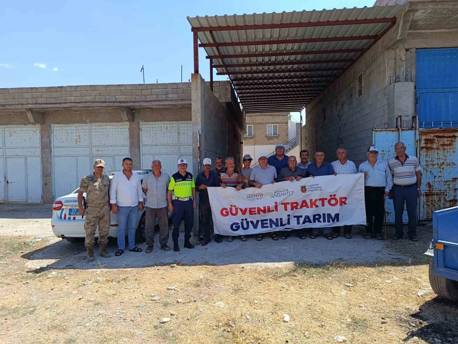 Jandarmadan 361 traktör sürücüsüne ’güvenli tarım, güvenli trafik’ eğitimi