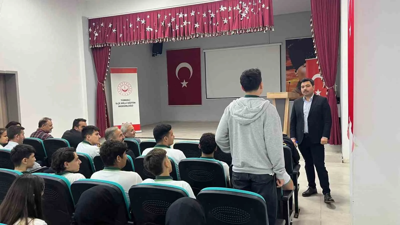Kaymakam Kandemir’den üniversite adaylarına motivasyon desteği