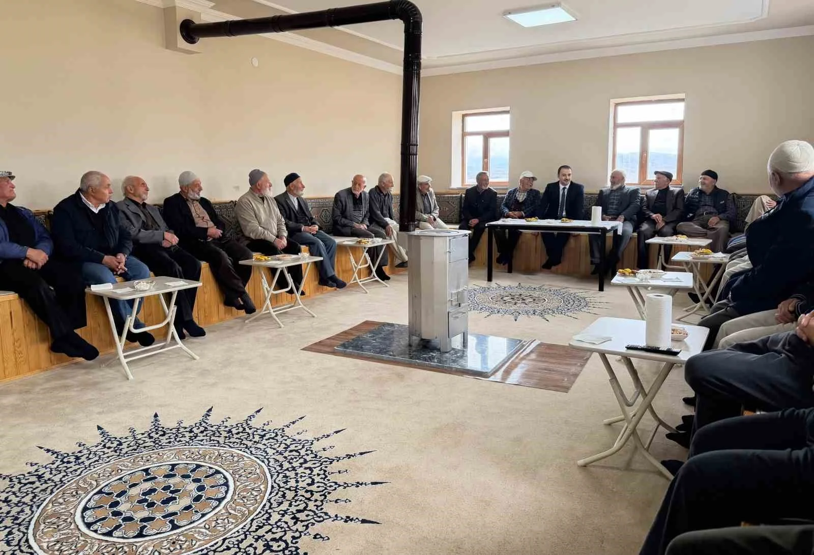 Bayrampaşa köyünde vatandaşların talep ve ihtiyaçları dinlendi