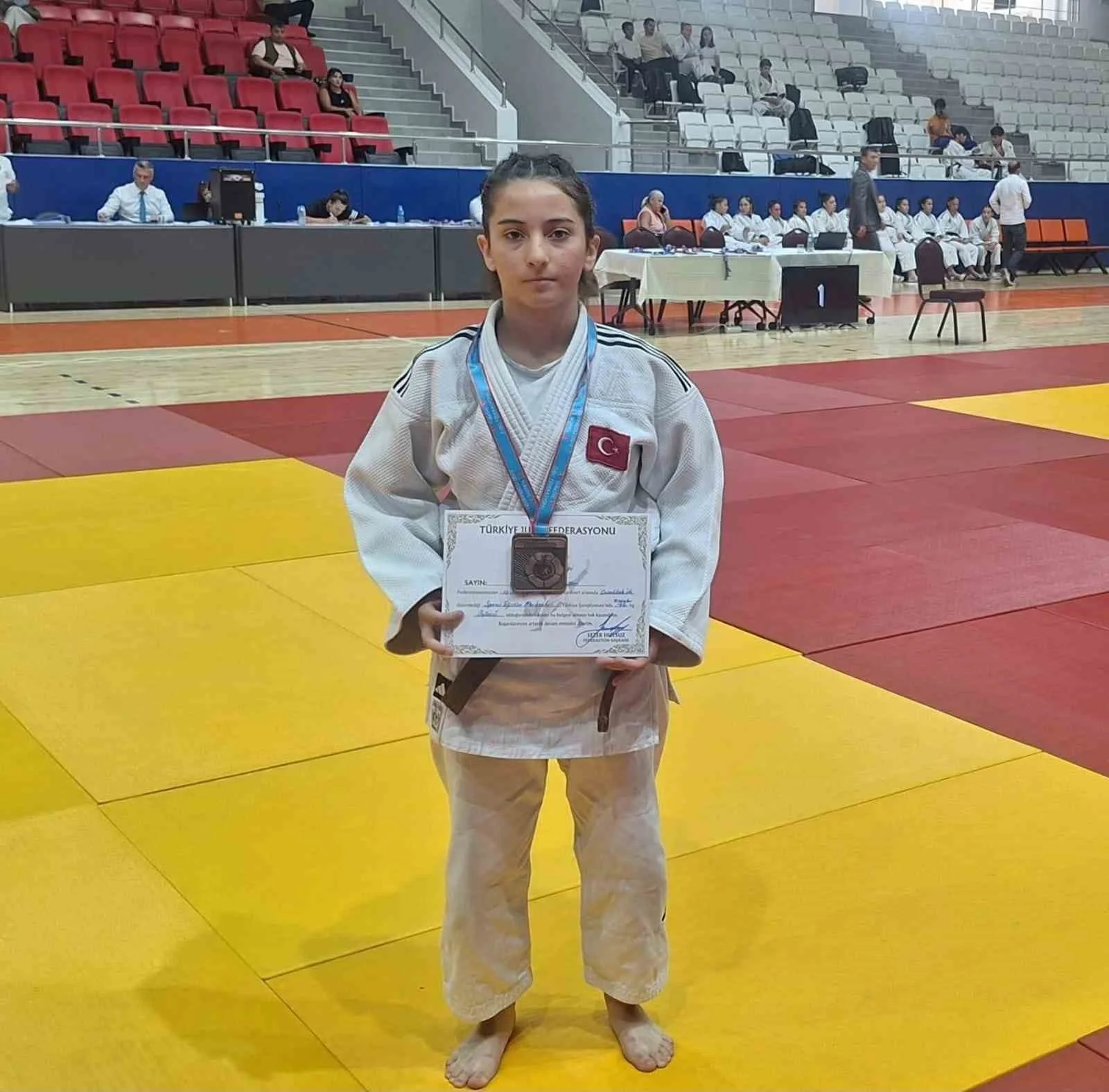 Arife Aydınoğlu’ndan judo Balkan ikinciliği