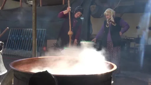 Pekmez için dağları deliyorlar