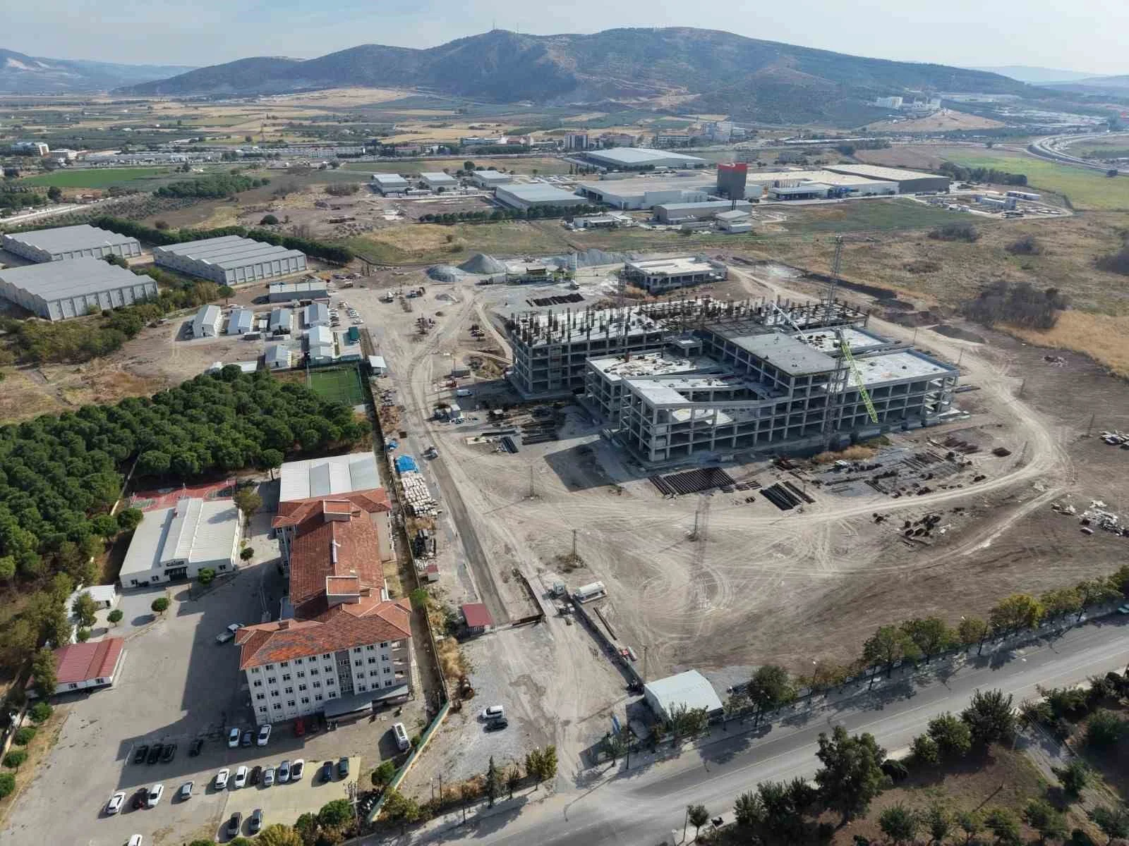 Akhisar’daki 450 yataklı hastanede inşaat çalışmaları sürüyor
