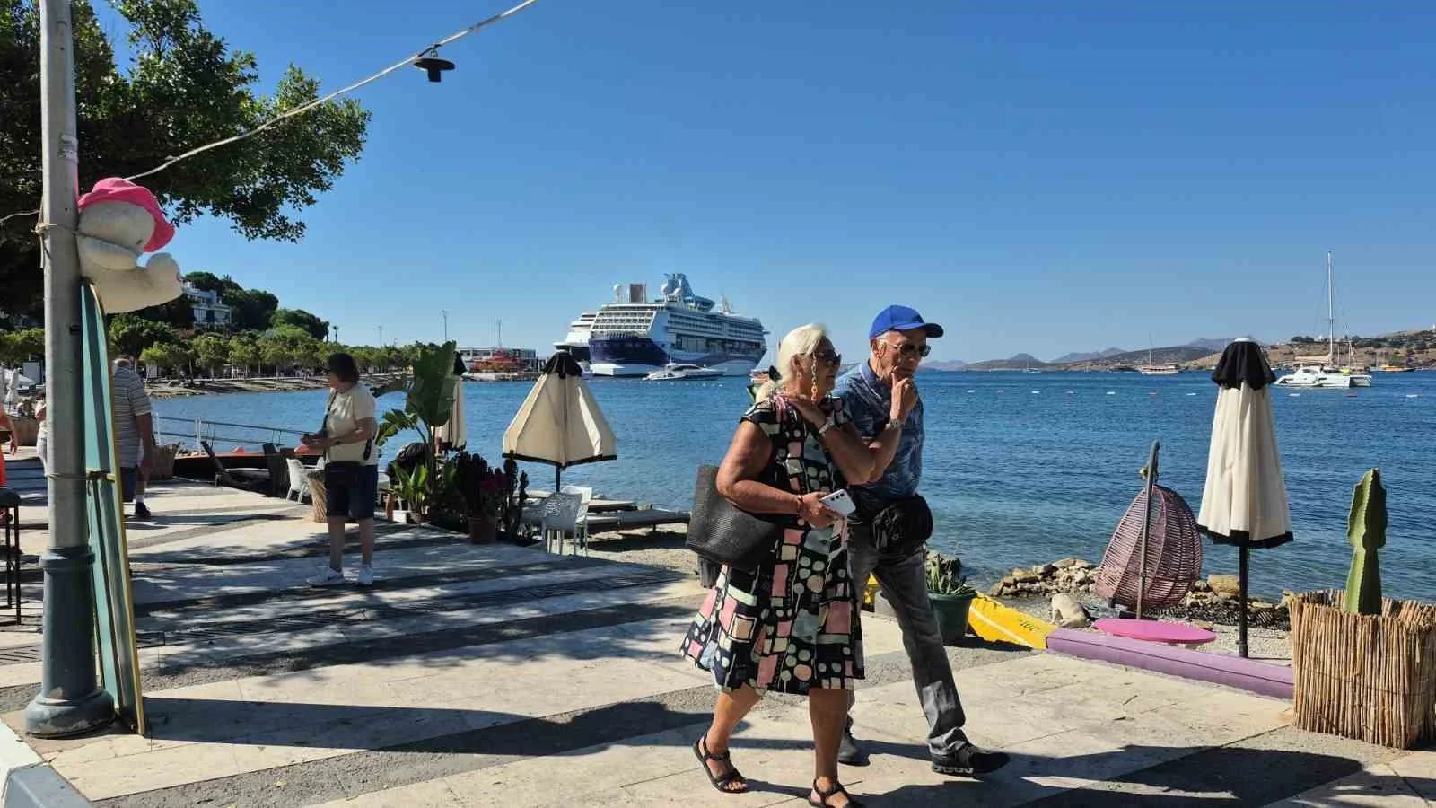 Bodrum’da iki gemiyle 2 bin 888 yolcu geldi