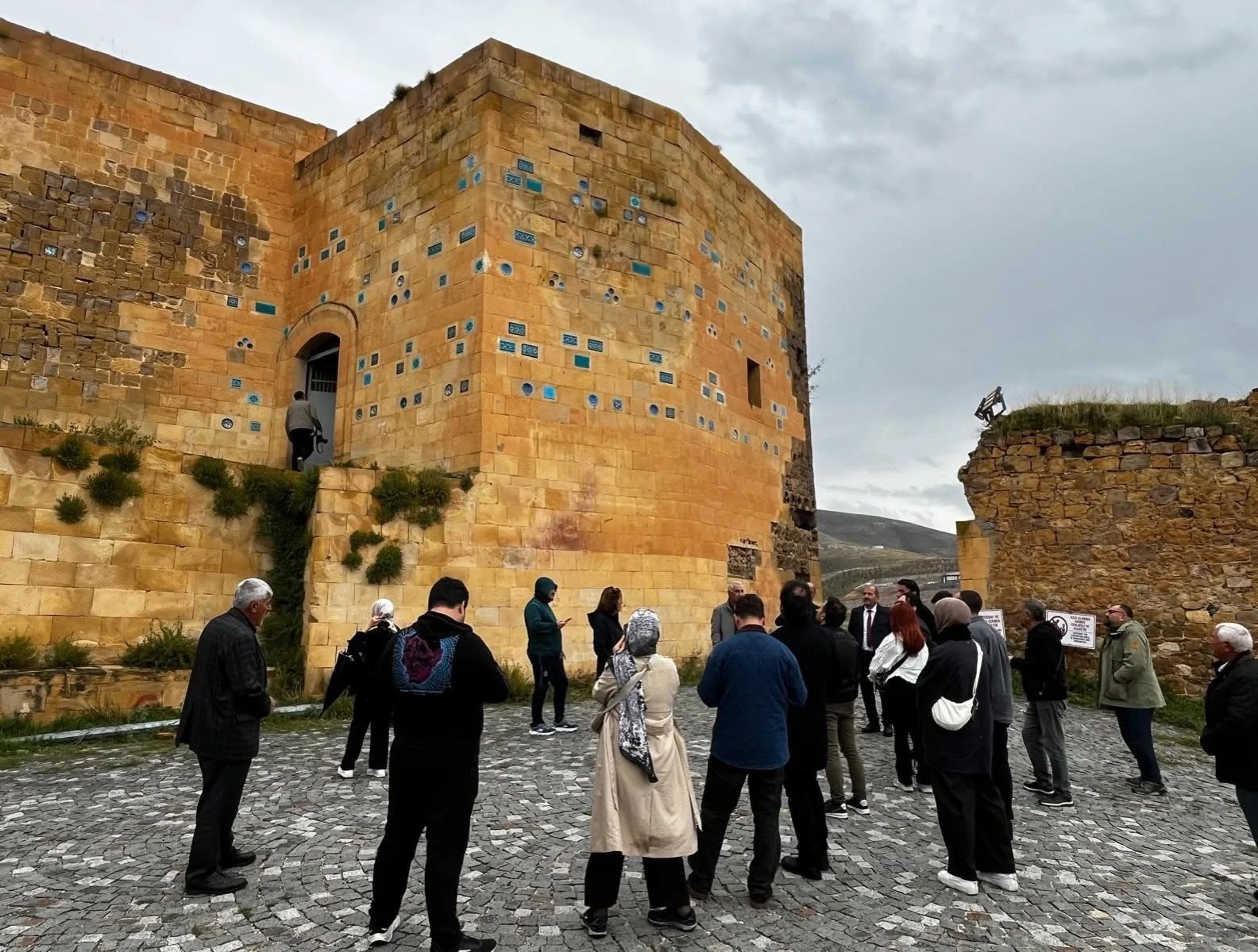 Bayburt’un tarihi ve kültürel değerleri turizm temsilcilerine tanıtıldı