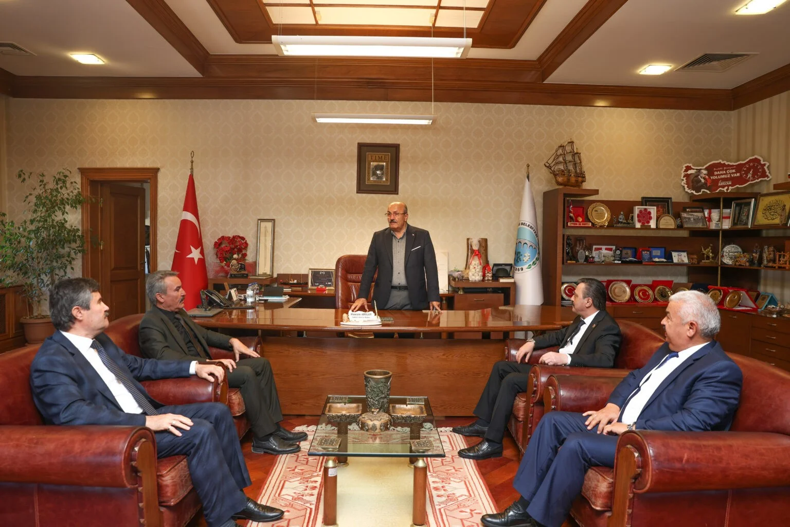 Başkan Arslan, muhtarların gününü kutladı