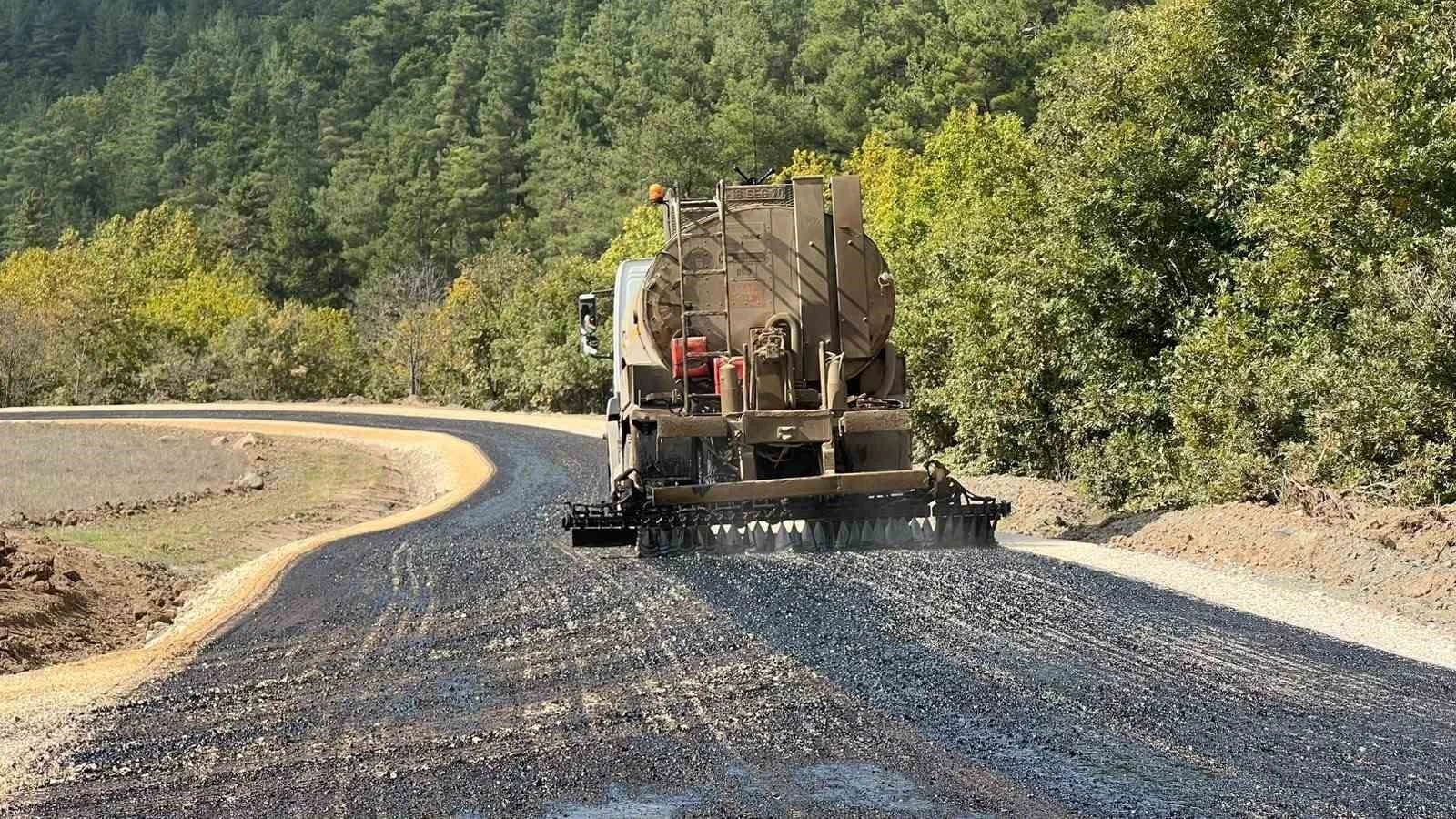 Büyükşehir, Osmangazi’de 10 kilometrelik yolu yeniledi