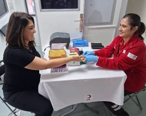 Aliağalı muhtarlardan Kızılay’a kan bağışı