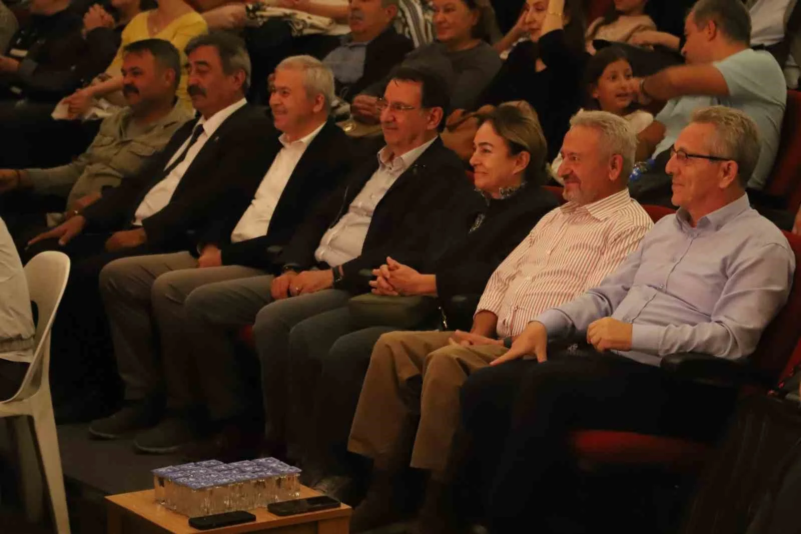 Nazilli’de ’Abide-i Aşk’ tiyatro oyunu sahnelendi