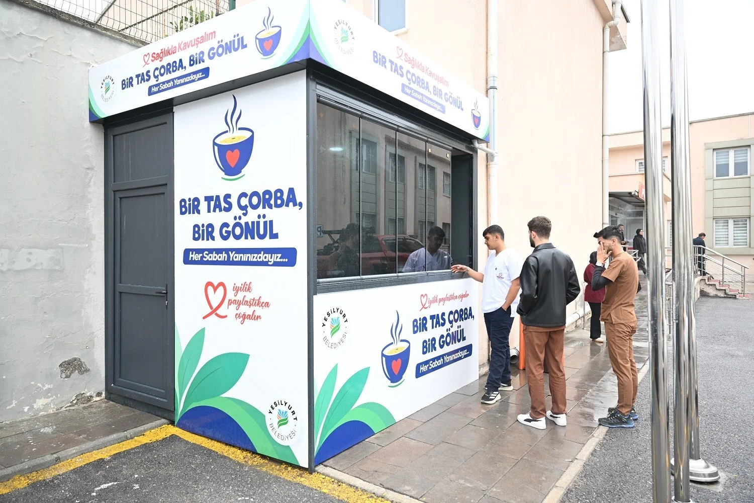 Yeşilyurt’ta hasta ve hasta yakınlarına sıcak çorba ikramı