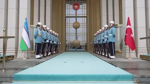 Cumhurbaşkanı Erdoğan, Özbekistan Cumhurbaşkanı Mirziyoyev ile görüştü