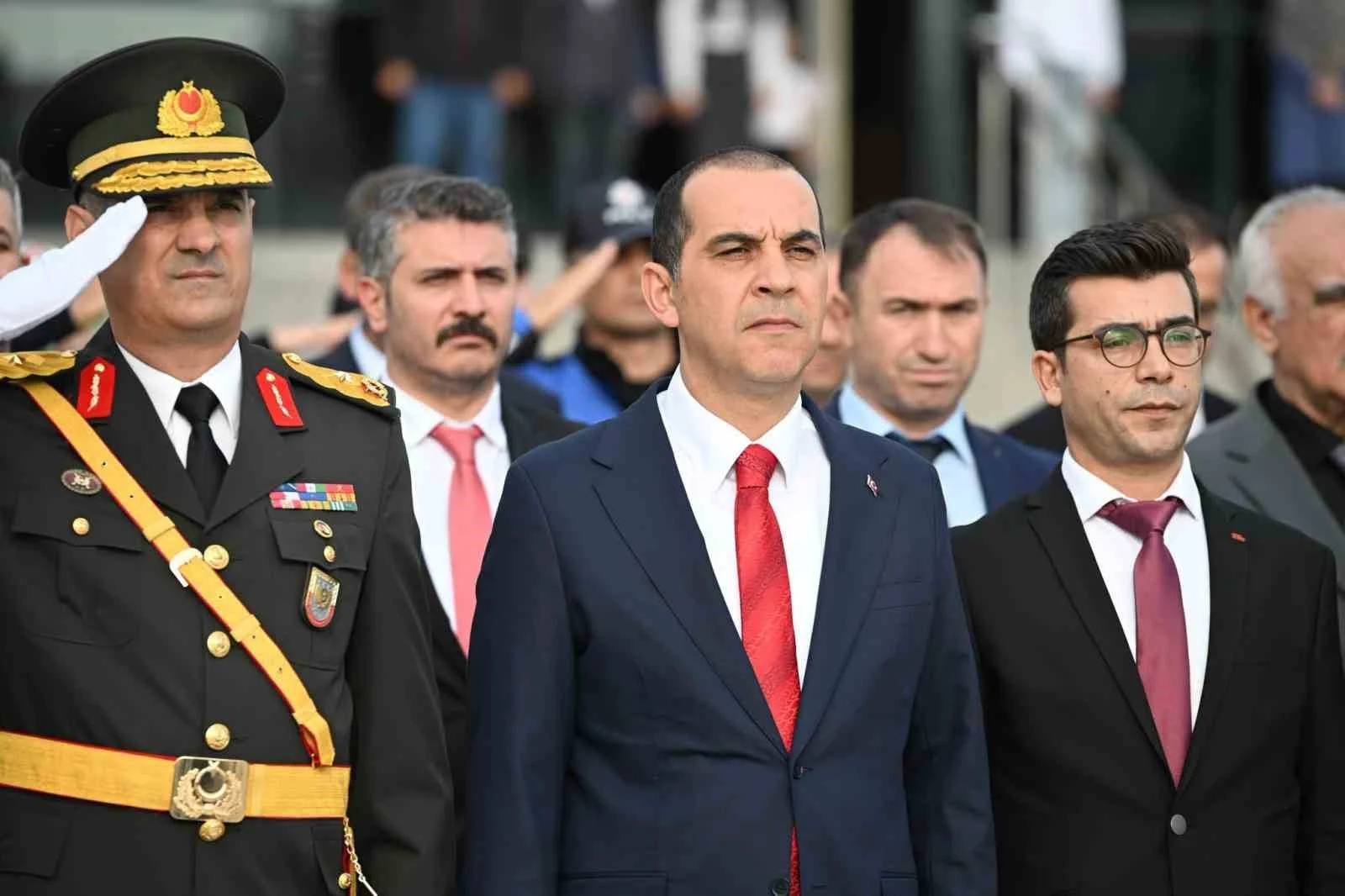 Iğdır’da 29 Ekim Cumhuriyet Bayramı kutlamaları çelenk sunma töreniyle başladı