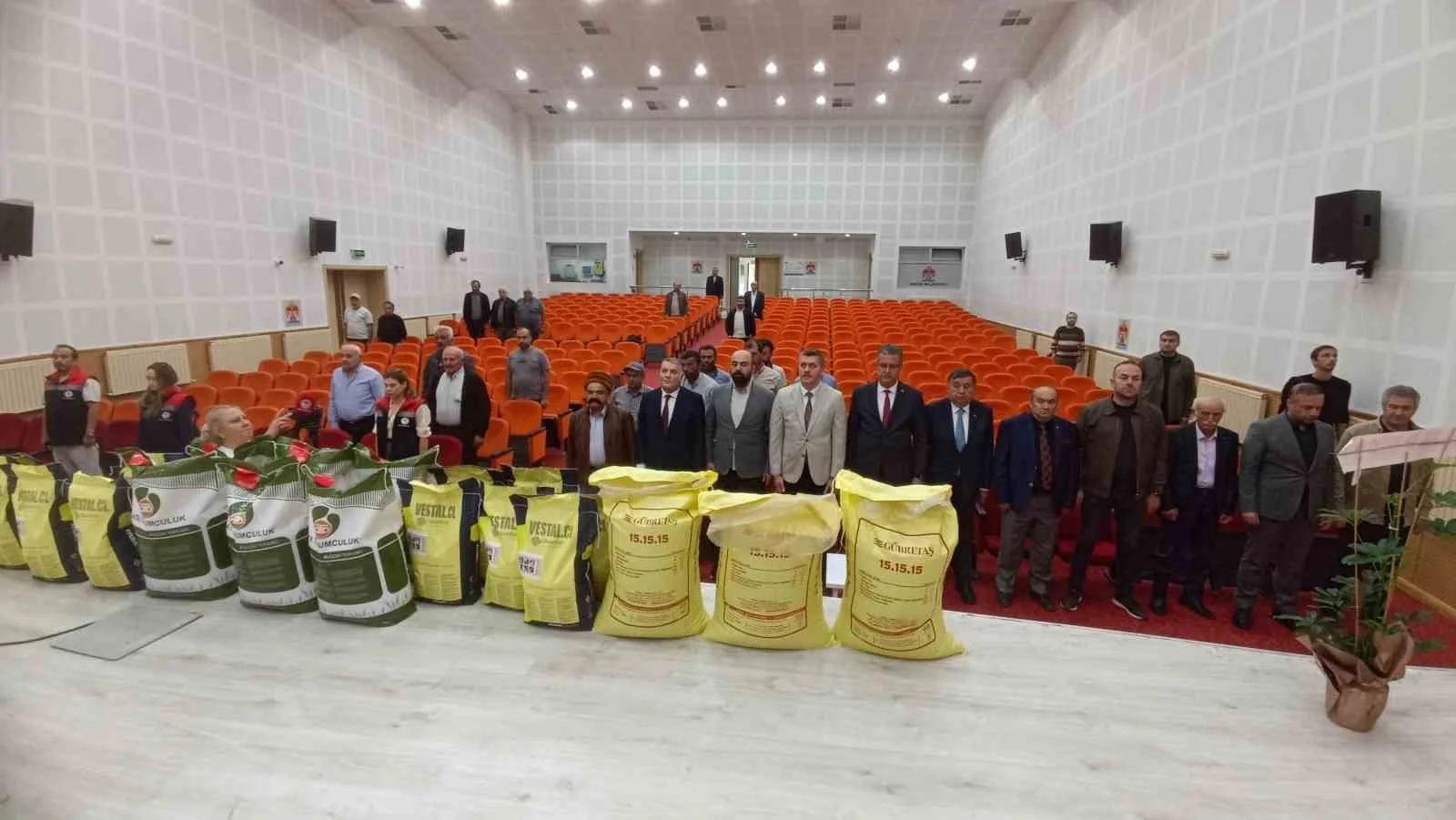 Havza’da 510 üreticiye tohum ve gübre desteği