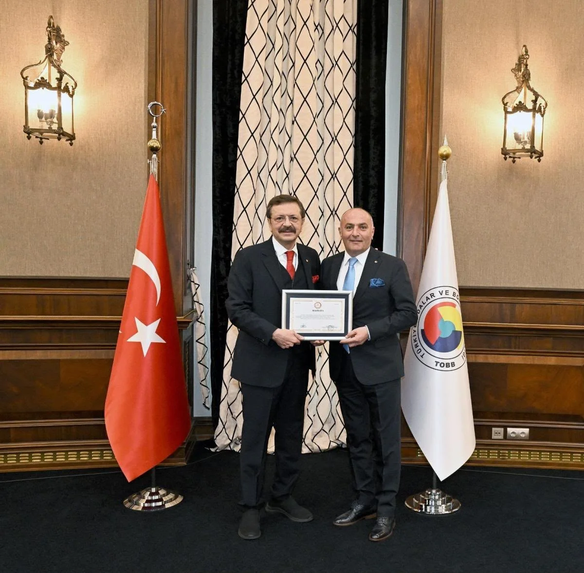 Hisarcıklıoğlu’ndan Saim Özakalın’a dikkat çeken övgü: "Bilgisinden ve tecrübesinden bizzat istifade ediyorum"