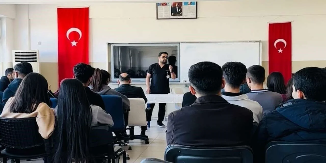 Cizre’de geleceğin gençlerine ağız ve diş sağlığı eğitimi
