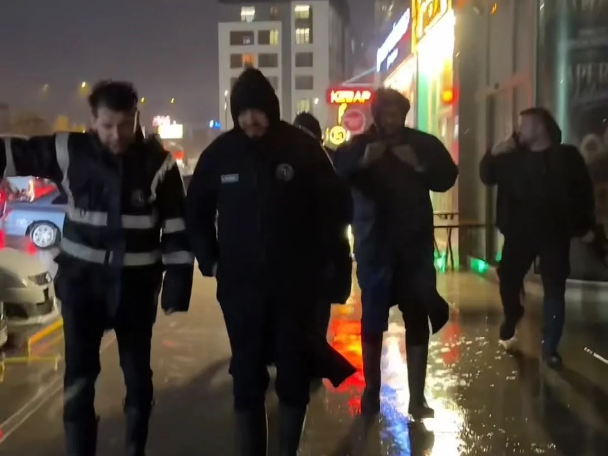 Arnavutköy’de yağış mesaisi: 300 personel ve 80 araç sahada