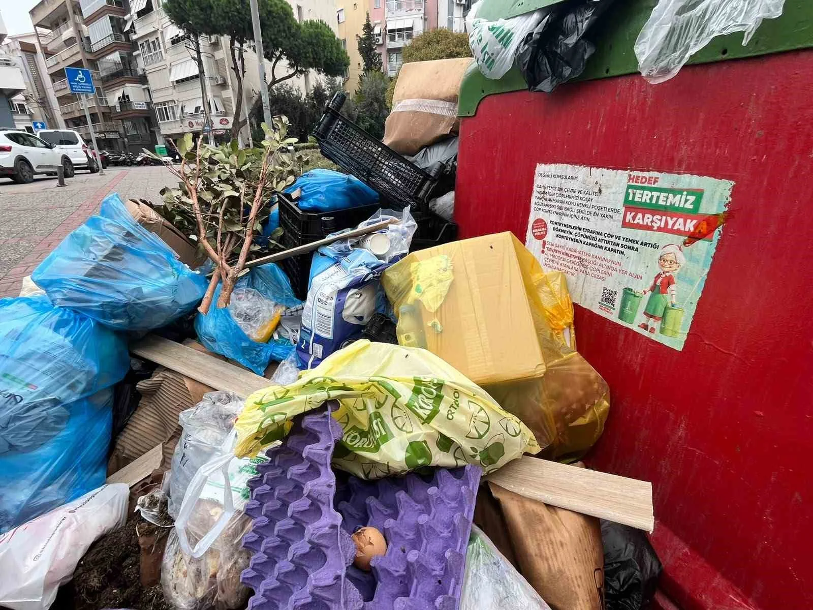 Hayaller ‘Tertemiz Karşıyaka’, hayatlar ‘Hindistan