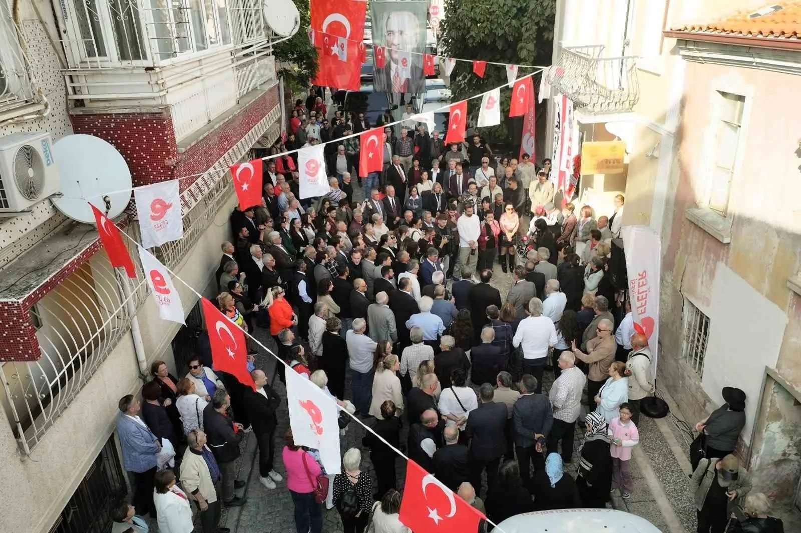 Efeler’de Atatürk Kültür Evi hizmete açıldı
