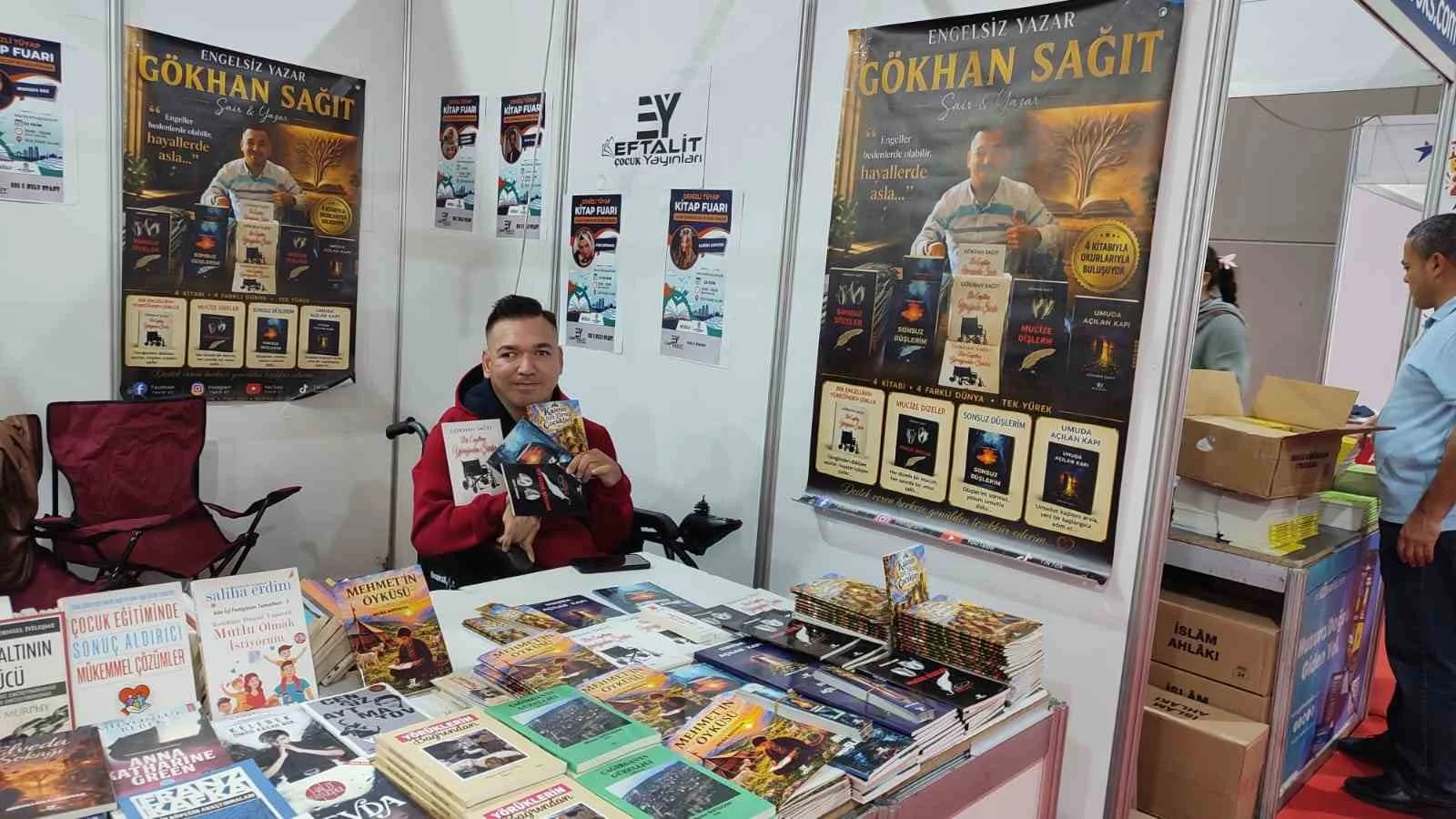 Engelsiz Yazar kitap fuarında okurlarıyla buluştu