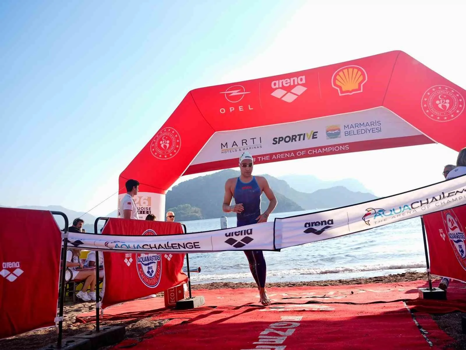 Marmaris’te 22 ülkeden 2 bin 400 yüzücü kulaç atıyor