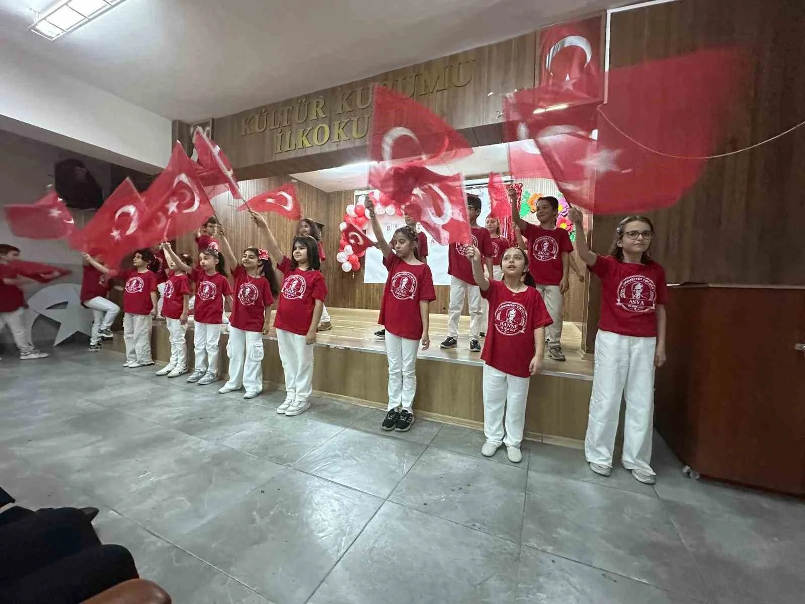 Kültür Kurumu İlkokulu’nda Cumhuriyet coşkusu