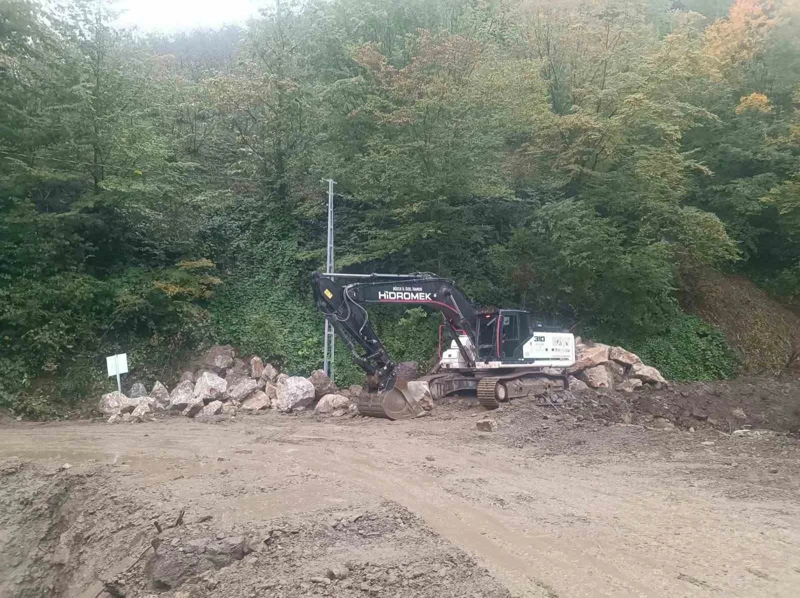 Düzce’de yağış nedeniyle kapanan yollar açıldı