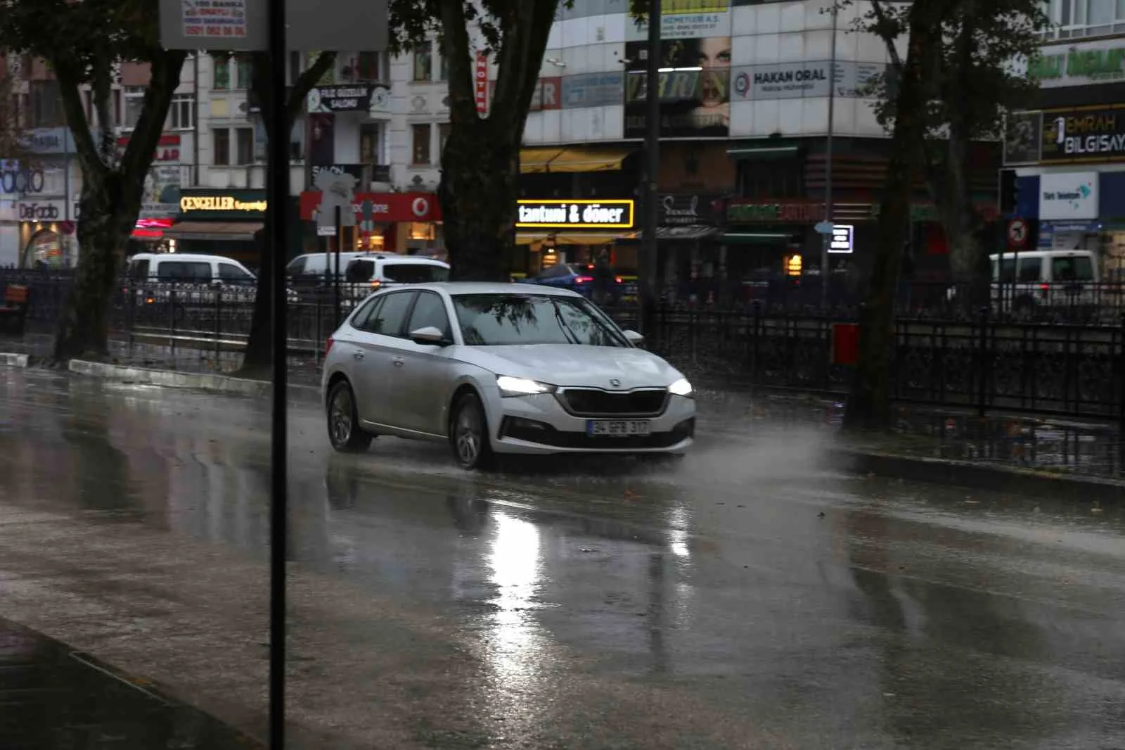 Kastamonu’da sağanak yağış etkili oluyor