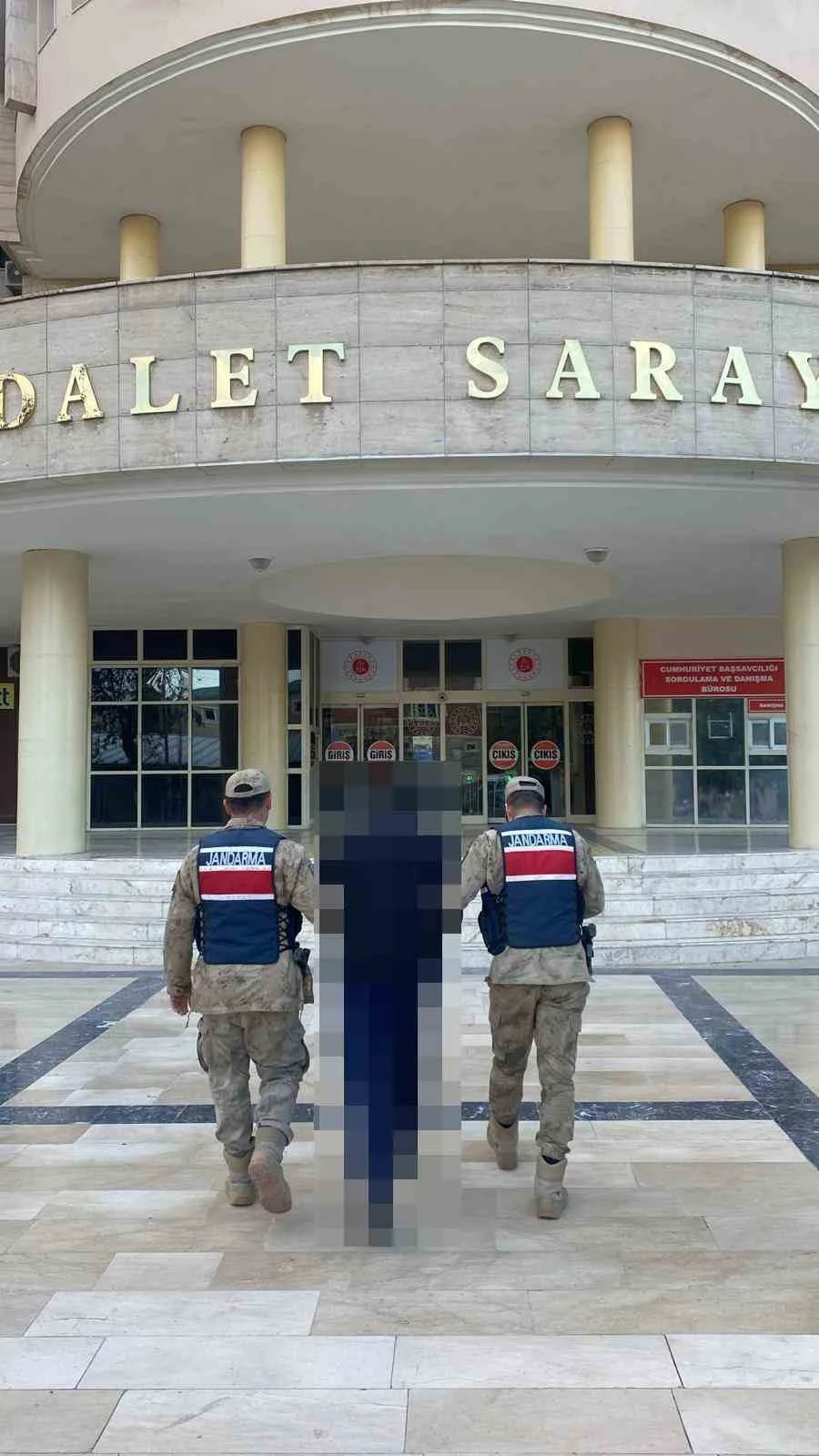 Uyuşturucudan aranan şahıs yakalandı