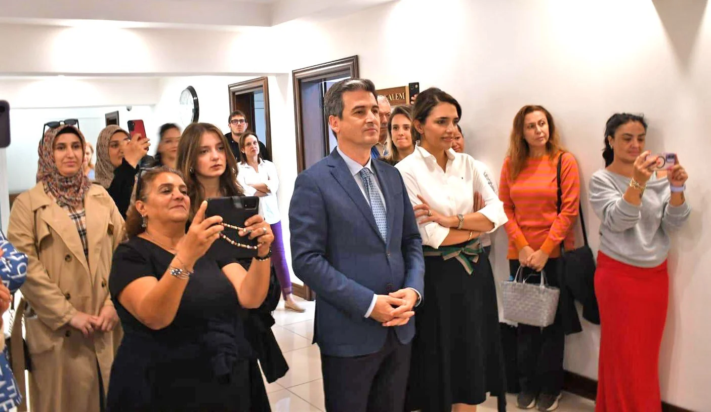 Çeşme’de "Koridorda Müzik" projesi 5. yılına kaymakamlık konseriyle başladı