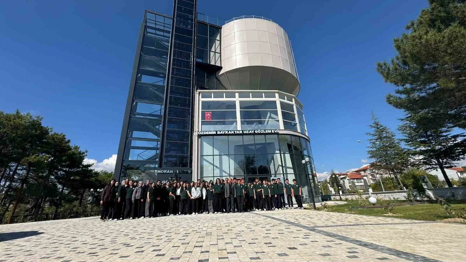 Gençlerin bilim ve uzay merakı gözlemevinde buluştu