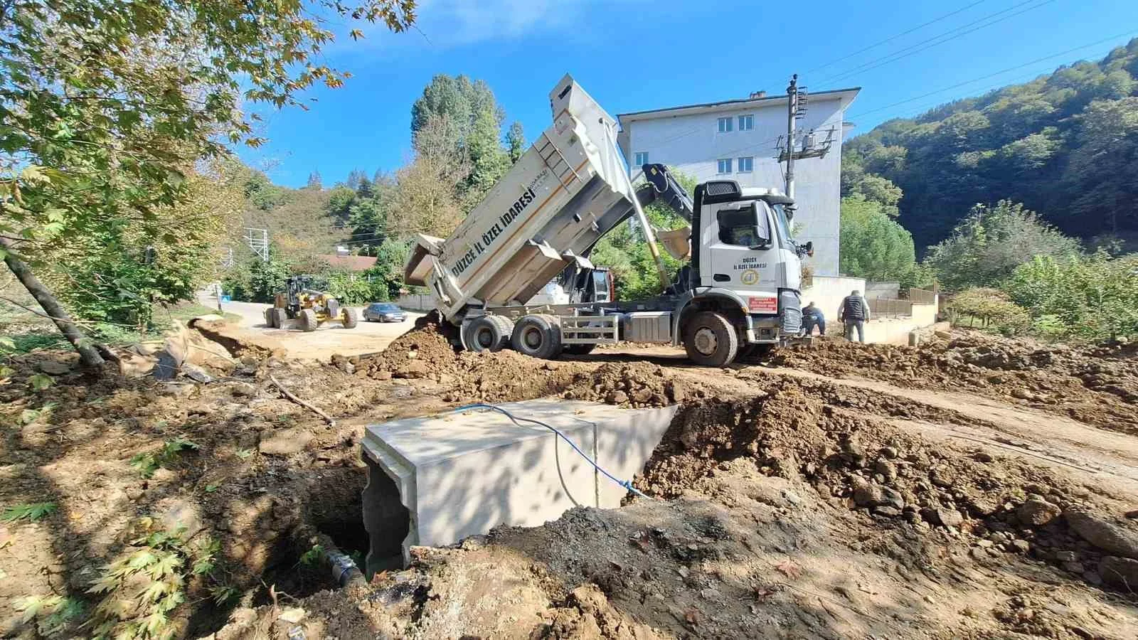 Kutu menfezler suyun akışında kolaylık sağlıyor